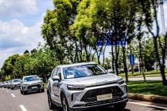 轱辘试驾｜满身“黑科技”，难以相信BEIJING-X7是十万级的SUV