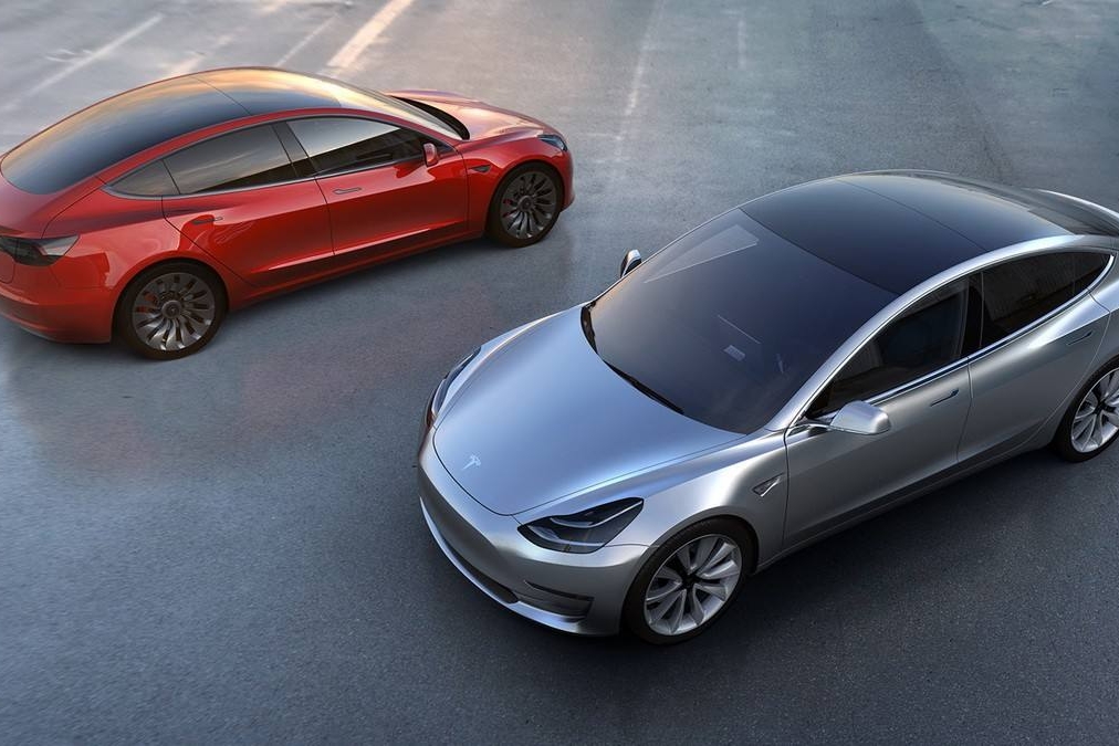 Model 3被控突然加速  牵涉出195起类似投诉
