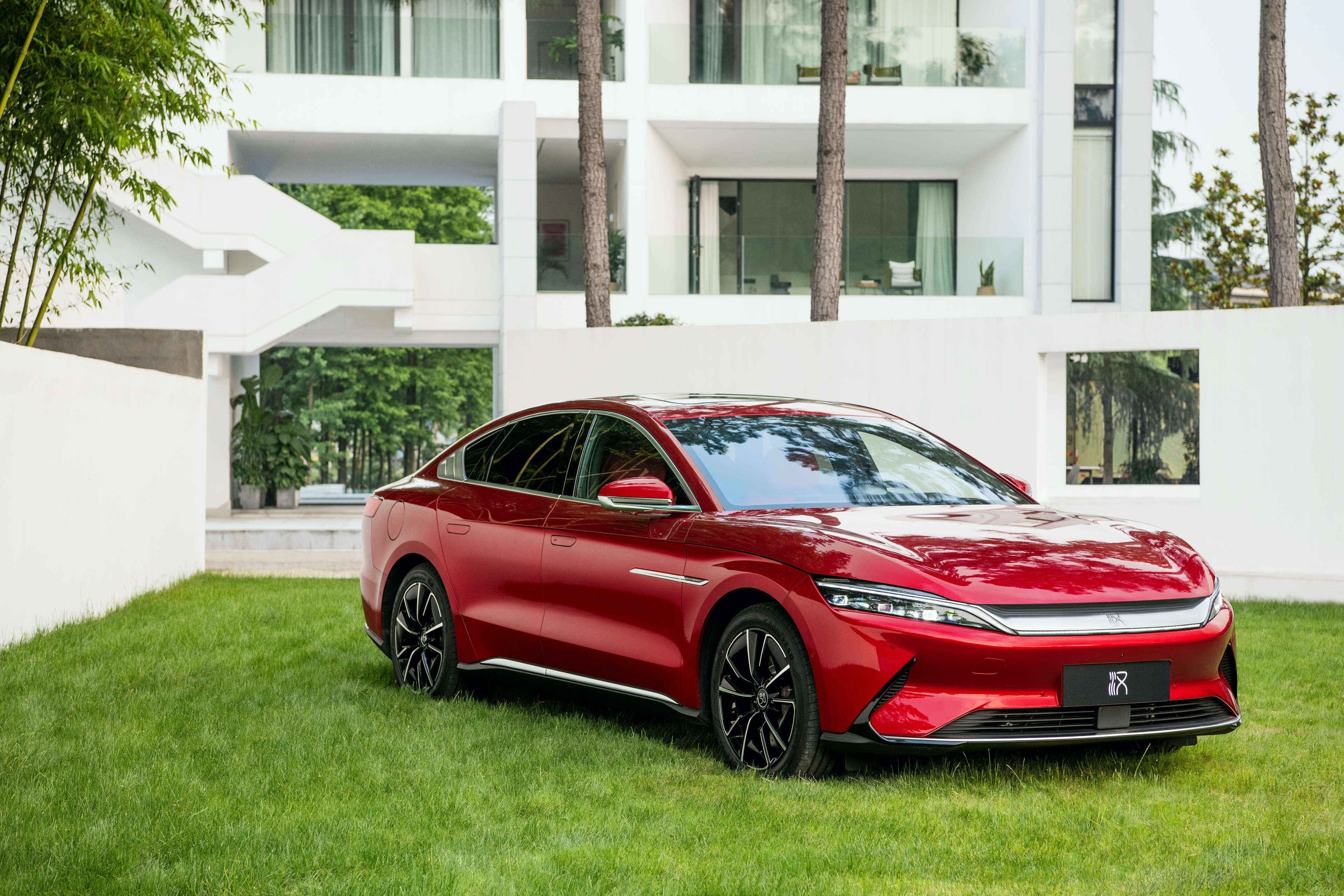 比亚迪旗舰轿车-汉正式上市！售价21.98万元起！