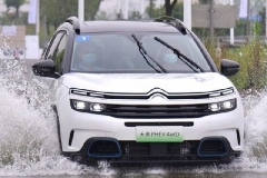 试驾丨全新天逸C5 PHEV 开启“三擎四驱”动力新境界