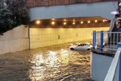 “乘风破浪”的车主们，下雨天这个车上功能一定要关闭