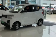 探店试驾五菱宏光MINI：老编辑开小车，城里直接起飞