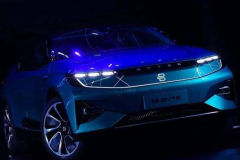 4年烧掉500多亿，却没卖出一台车，跟它相比众泰算模范车企