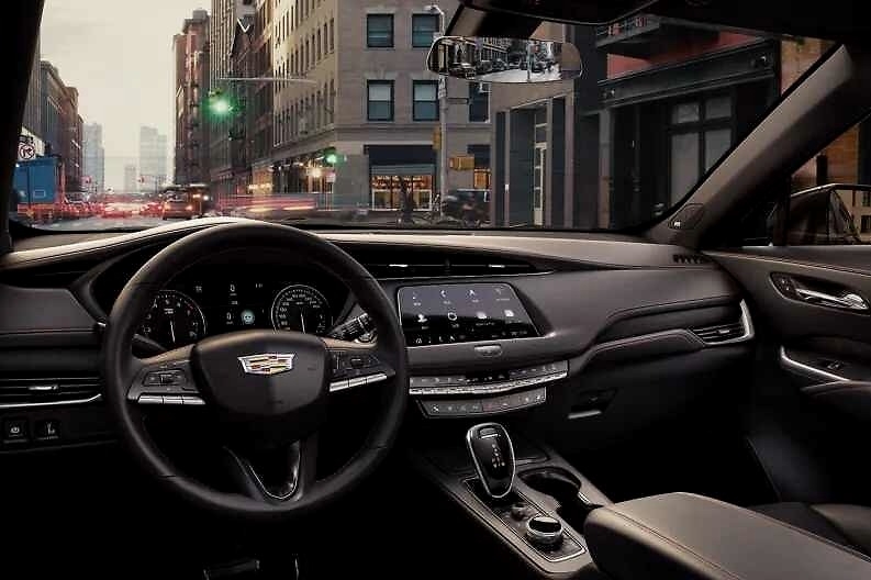 凯迪拉克XT4最高优惠达5万，还打算买CR-V？！