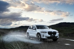 EV早点：LG动力电池市场份额超越宁德时代；BMW iX3全球首发