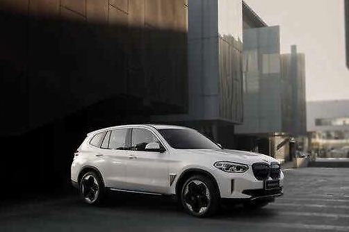 续航500km，BMW iX3全球首发，6.8秒破百，最高充电功率100kw