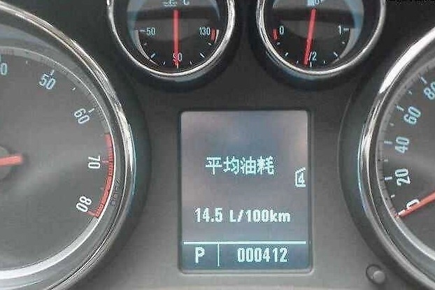 城市通勤堵车多，如何开出低油耗？不妨看看这几点