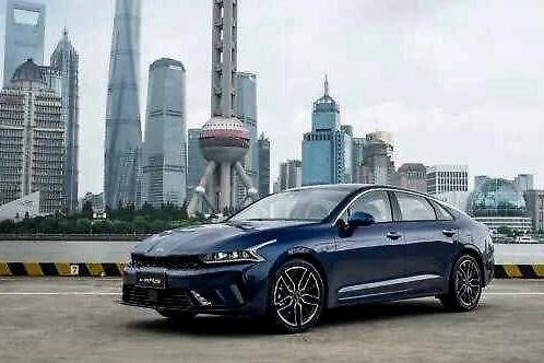 在颜值为王的时代，起亚凯酷能否与雅阁、迈腾轻轻一战？