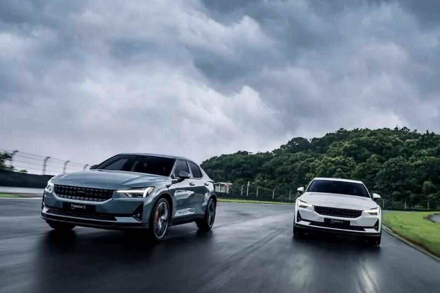 赛道试驾极星2，百公里加速4.7秒，质感远超Model3