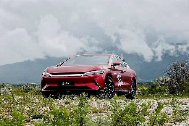 开过这台比亚迪汉，能否让人忘掉Model 3？