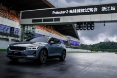 极星2未必是最好的EV，但比Model 3确实强多了 |青主评车