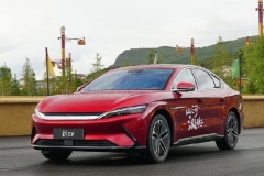 安全、性能、豪华兼具！视频开箱比亚迪全新汉EV