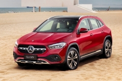 奔驰GLA SUV、CLA四门轿跑车及五门猎跑车上市 售价29.98万起