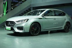 新车驾到 | 颜值在线！百公里加速6秒！实拍解析名爵6 PHEV