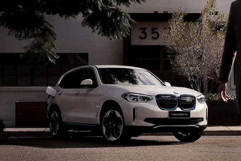 都说电动看特斯拉，那豪华电动看谁？BMW iX3来了