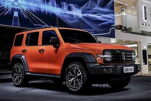 首次亮相成都车展，WEY首款智能豪华越野SUV 