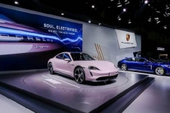 中国双首秀：保时捷携全新Taycan与结晶腐蚀版911艺术车亮相成都车展