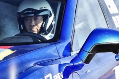选择一辆车，相信一个人