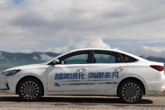 底盘和隔音有惊喜，这台十几万的轿车还有什么可挑剔？