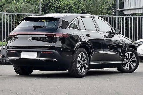 奔驰的滑铁卢SUV，起售近50万，外形却很山寨，难怪半年仅卖514台