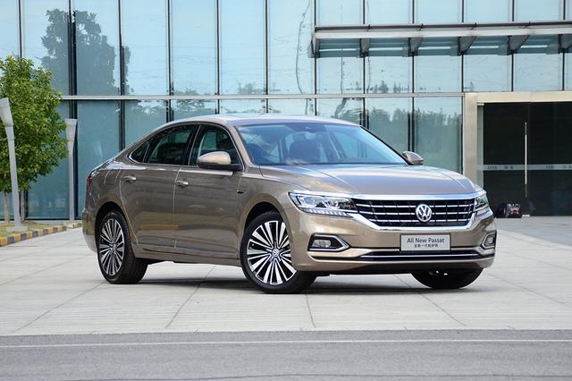 合资中型车跌破10万，帕萨特降到12万，原来这些合资车都在大降价