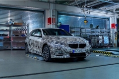 宝马1系预告图曝光 有望法兰克福车展首发