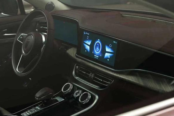 豪华轿车首选BBA？红旗全新轿车申报信息曝光，轴距超3米配V6动力