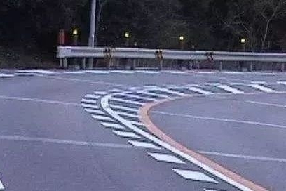 这种标线路上常见，但很多人不知道压它是否会扣分？