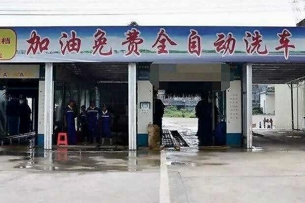 加油站免费洗车有何猫腻？80%的车主都知道，我看完害怕了！
