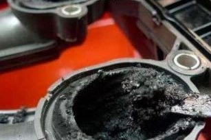 这一脚油下去积碳就都没了？猛轰油门到底能不能清积碳！