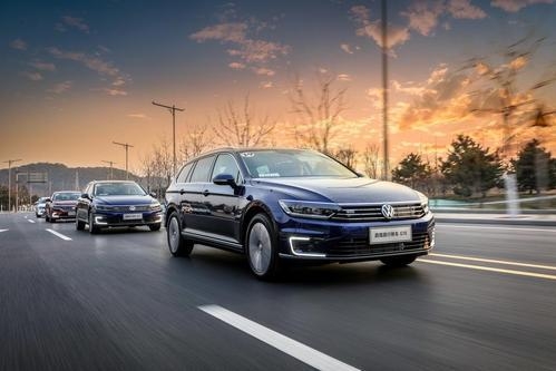 买高配车是人傻钱多？高配和低配的差距，只是真皮座椅吗？