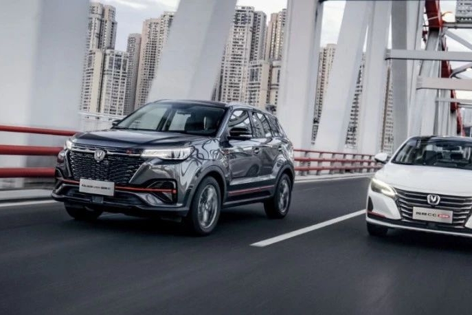 品牌、动力、价格区间都相同，该选轿车还是SUV？关键在于车型级别