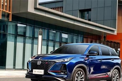 别盯着轩逸卡罗拉！10万预算，选这些科技感和颜值爆表的SUV