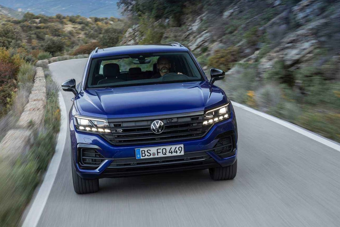 大众旗舰SUV出开挂版本！不到5秒破百，巨帅！