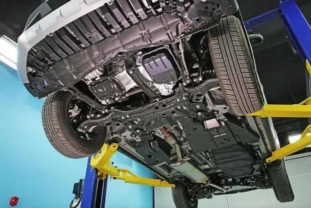 为什么车子开久了，底盘会变得松散？问题主要出在这些地方