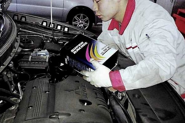 4S店保养的原厂机油是最好的吗？结果太让人意外了！