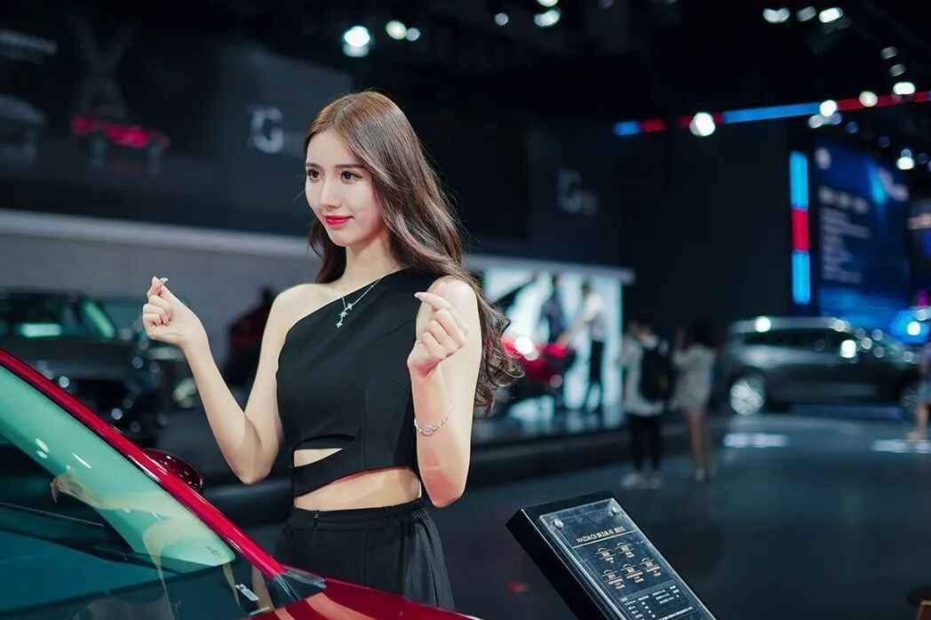 2020成都车展小姐姐实拍合集，我要我觉得好看！
