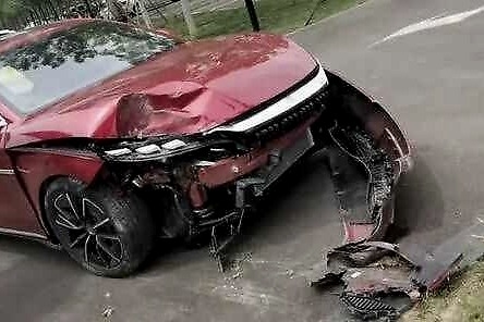 客户撞了汉试驾车，比亚迪却借机吹牛，看完感觉根本不敢开它了