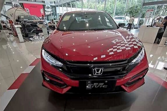 探店两厢思域，为何比三厢还贵？看了实车说实话！