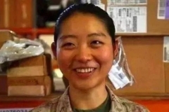 气焰嚣张！我国女孩宣誓“效忠”美国，直言：我从来不是中国人