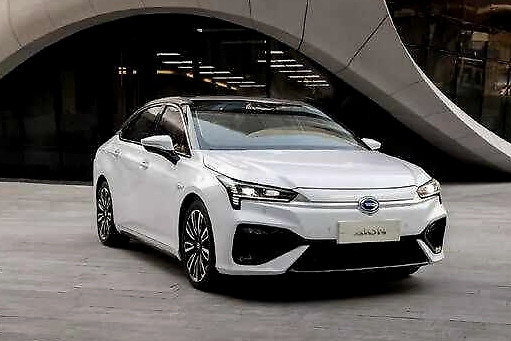 颜值不输比亚迪汉，尺寸超Model3，续航超600km