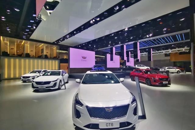 BBA、凯迪拉克优惠直冲十万！网友：为了不让国产有路走？