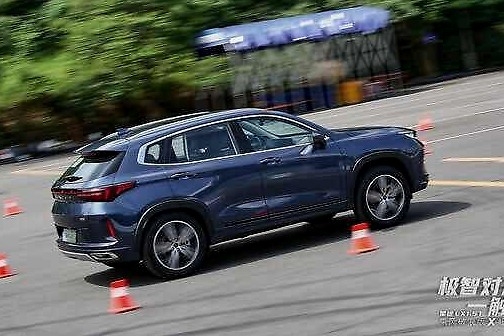 十万块买紧凑型SUV？这款车配置拉满，1.5T+模拟9速CVT！