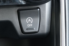 突降暴雨的路上 我竟被汽车黑科技“坑”惨了