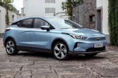 实车体验几何C：续航550公里，用精致化设计吸引年轻人