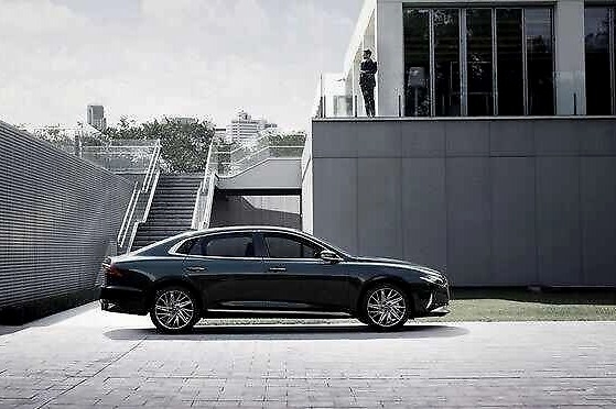 现代雅尊实车来了，内饰不输BBA，能拯救韩系车吗？