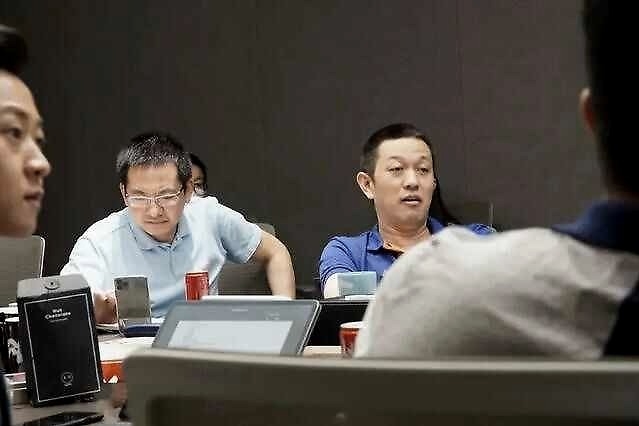 “单电机耍流氓”、“特斯拉赢在超充”，别中了李斌、李想的套路