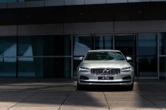 思域高速路上恶意别车17次，将对方逼下高速 | 小视频