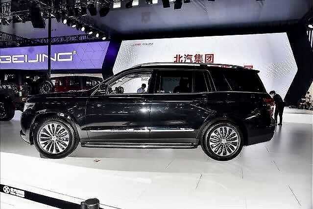 BJ90，挂着北汽标的