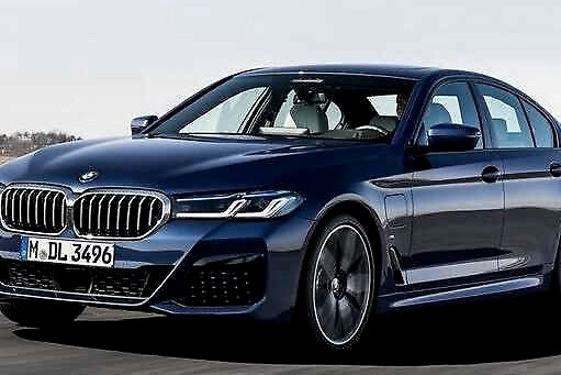 BBA的下半年市场中 加长的宝马5系 还买什么7系